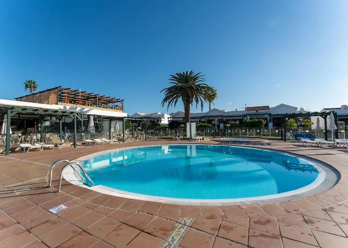 Prázdninový dům Luxury Poolside *