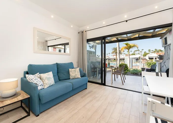 Prázdninový dům Luxury Poolside