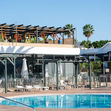 Luxury Poolside * Μασπαλόμας