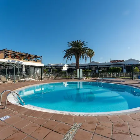 Vakantiehuis Luxury Poolside *