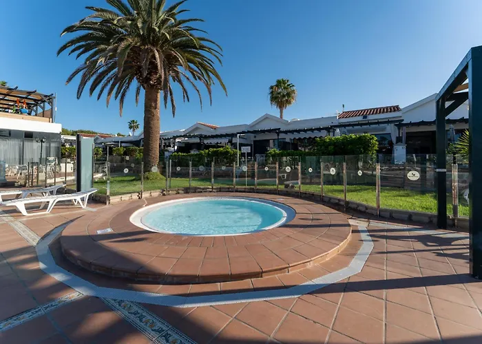 Luxury Poolside Σπίτι διακοπών Μασπαλόμας