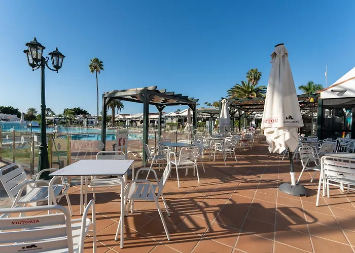 Luxury Poolside * Μασπαλόμας