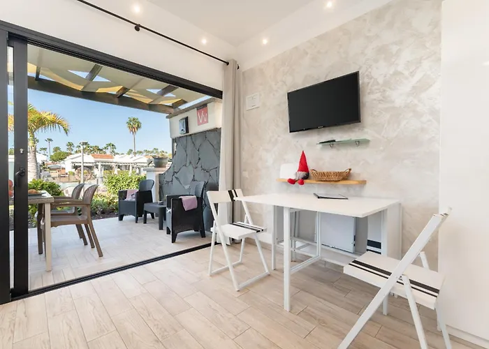 Luxury Poolside Σπίτι διακοπών Μασπαλόμας