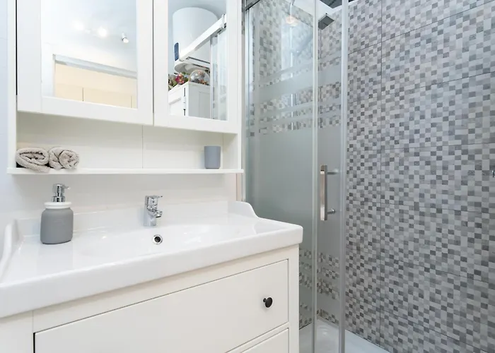 Luxury Poolside Σπίτι διακοπών